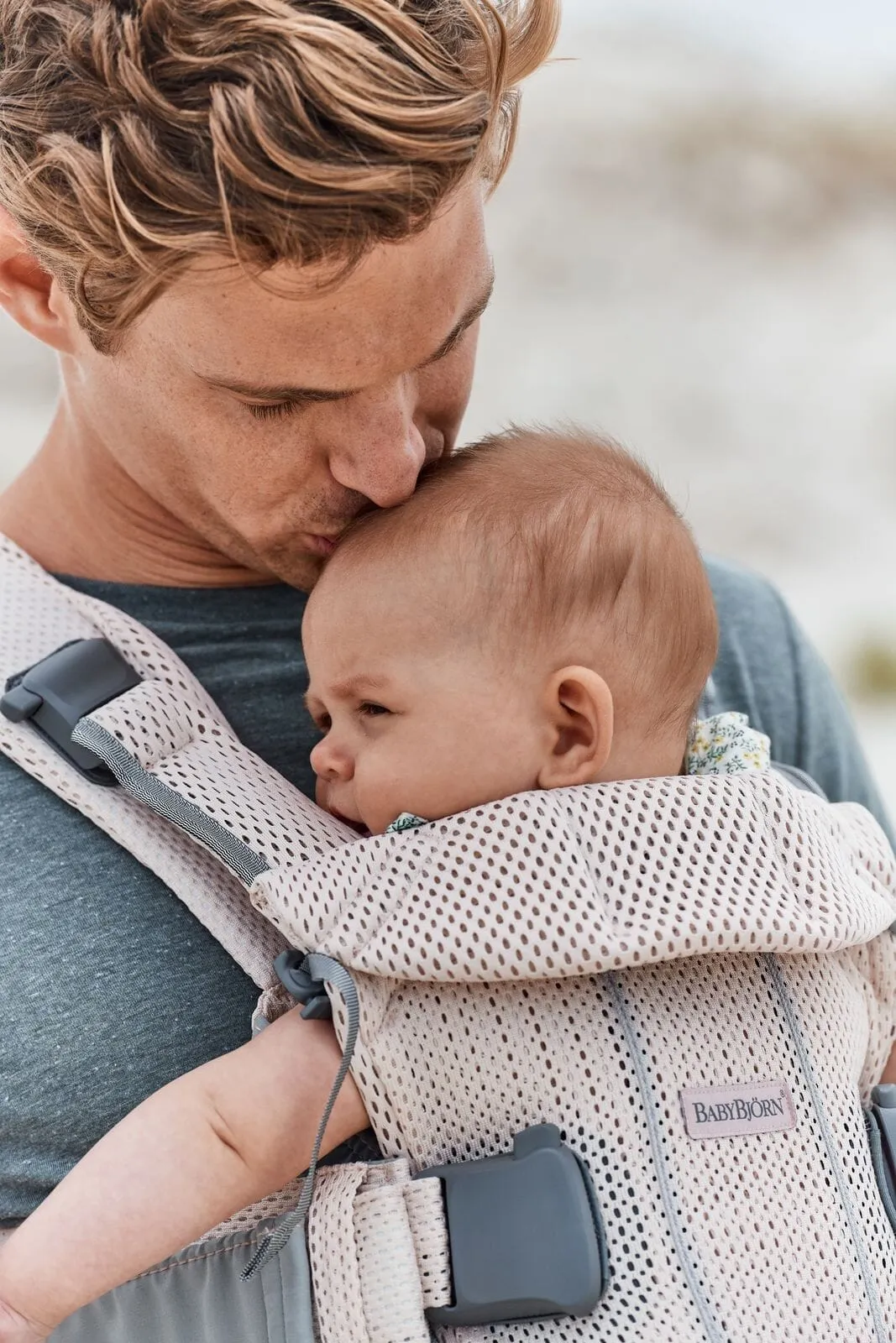 BabyBjörn Baby Carrier One / One Air and Carrier Cover Bundle