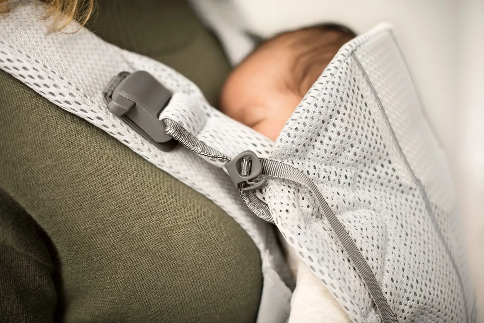 BabyBjörn Baby Carrier One / One Air and Carrier Cover Bundle