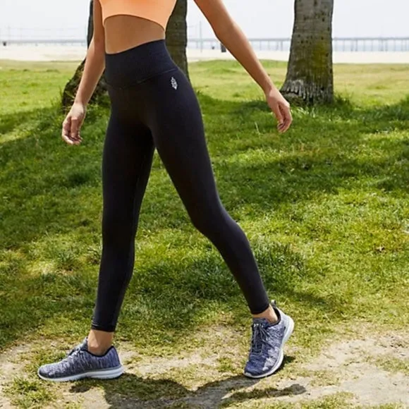 FREE PEOPLE MOVEMENT GOOD KARMA LEGGINGS - BLACK