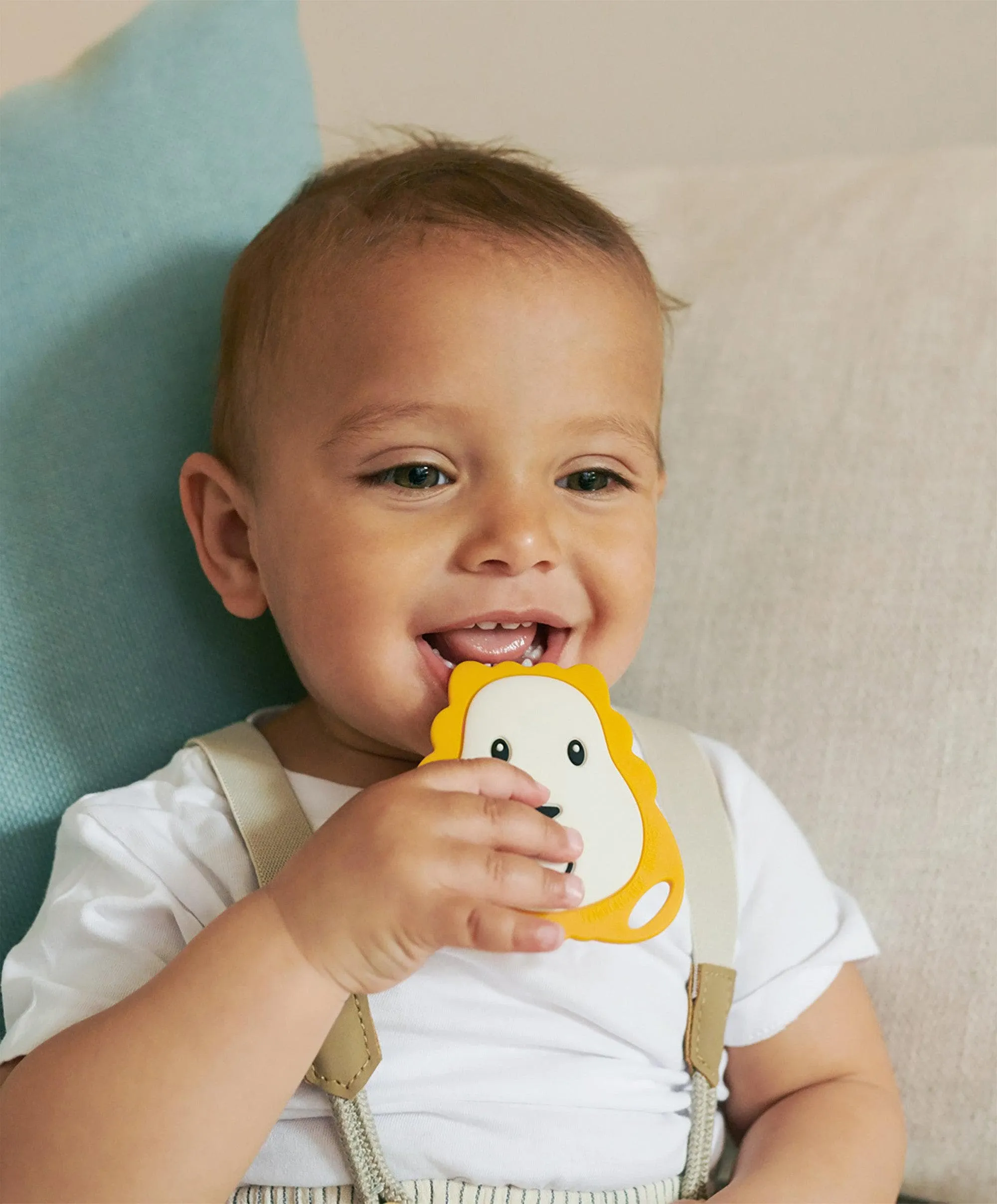 Matchstick Monkey Flat Lion Face Teether in Yellow